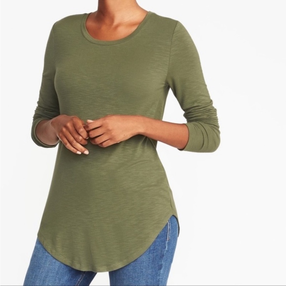 ☘️3/$15 Old Navy Crew Neck Long Sleeve Olive Green Split Hem Tee Shirt, Size S - Picture 4 of 8